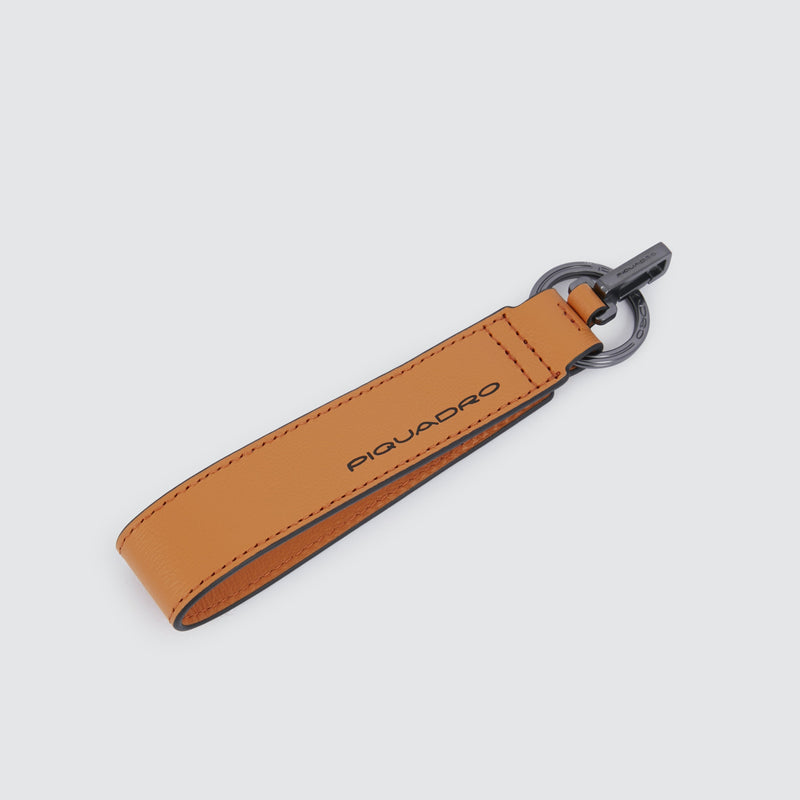 Address Tag in leather with carabiner