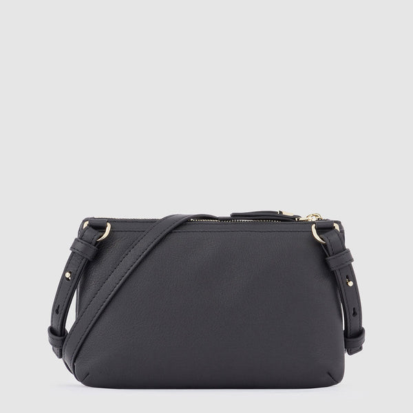 Women’s clutch with removable shoulder strap
