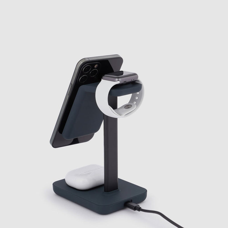 Wireless charging station