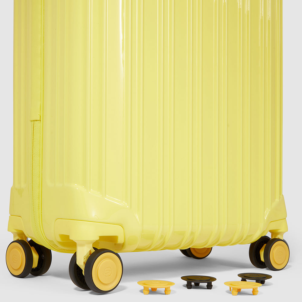Cabin size hardside spinner