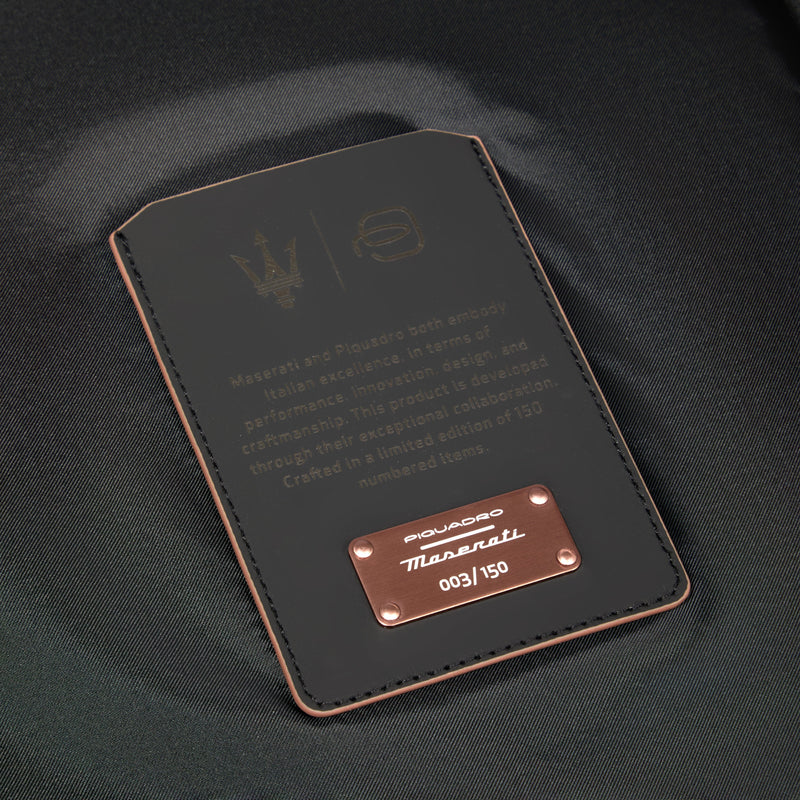 Medium size, spinner Piquadro x Maserati