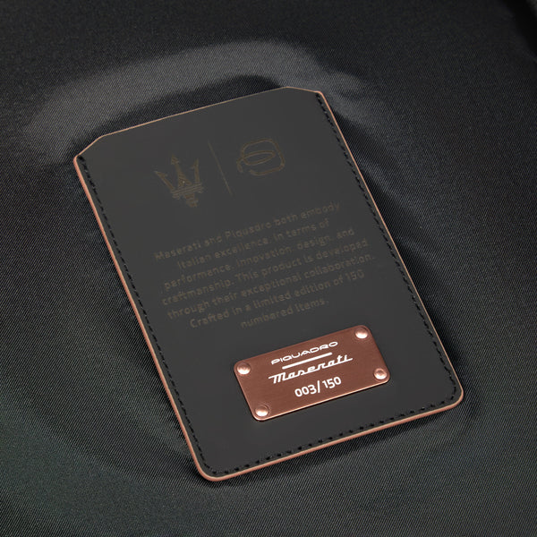 Medium size, spinner Piquadro x Maserati