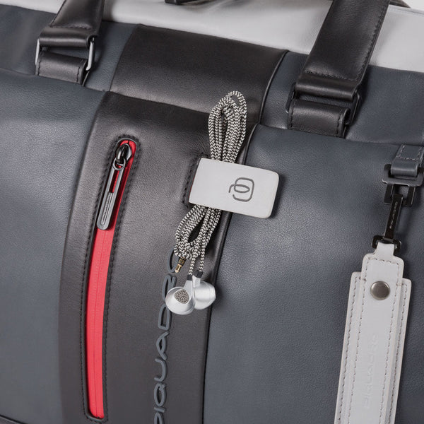 Personalizable duffel bag with shoe compartment