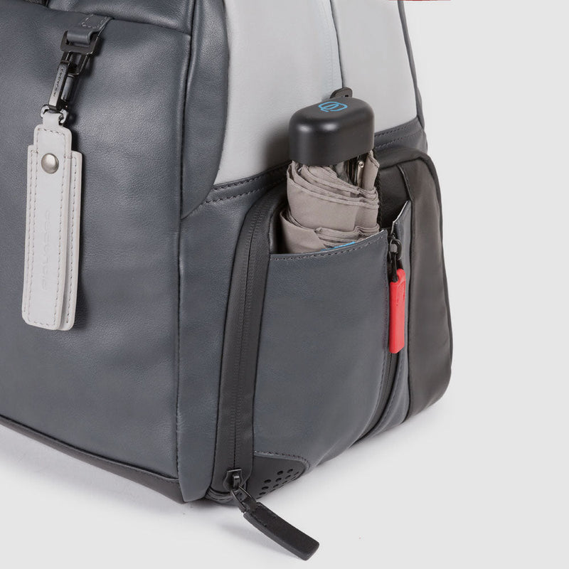 Personalizable duffel bag with shoe compartment