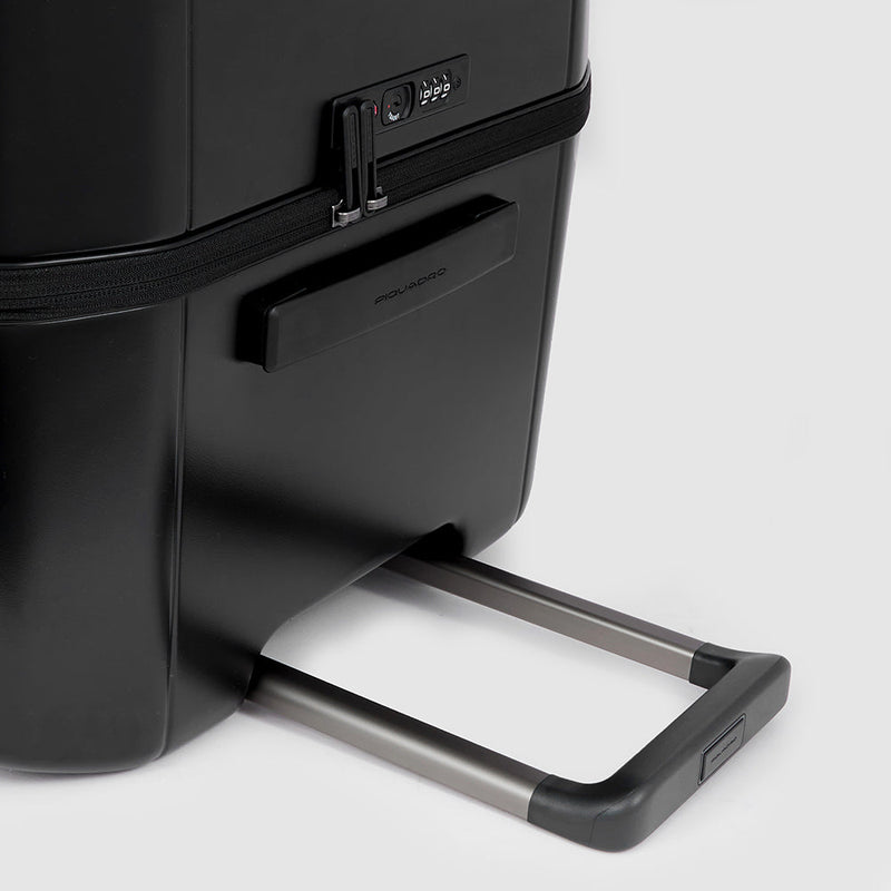 Hardside spinner in trunk shape with TSA lock