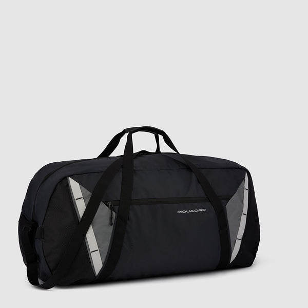 Foldable duffel bag in recycled fabric