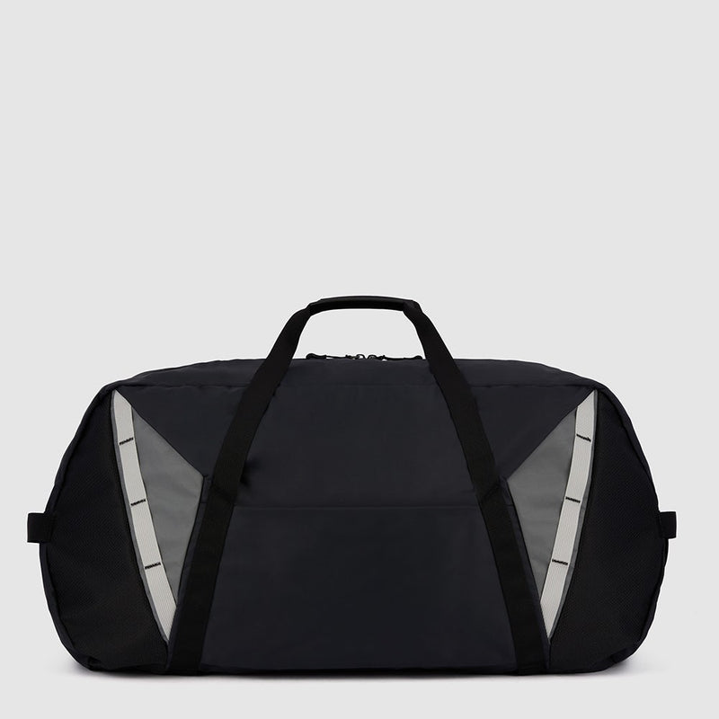 Foldable duffel bag in recycled fabric