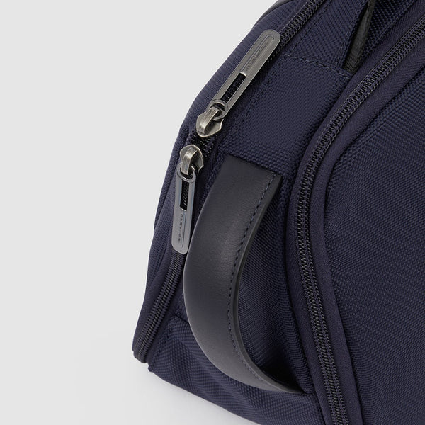 Hanging toiletry bag, expandable