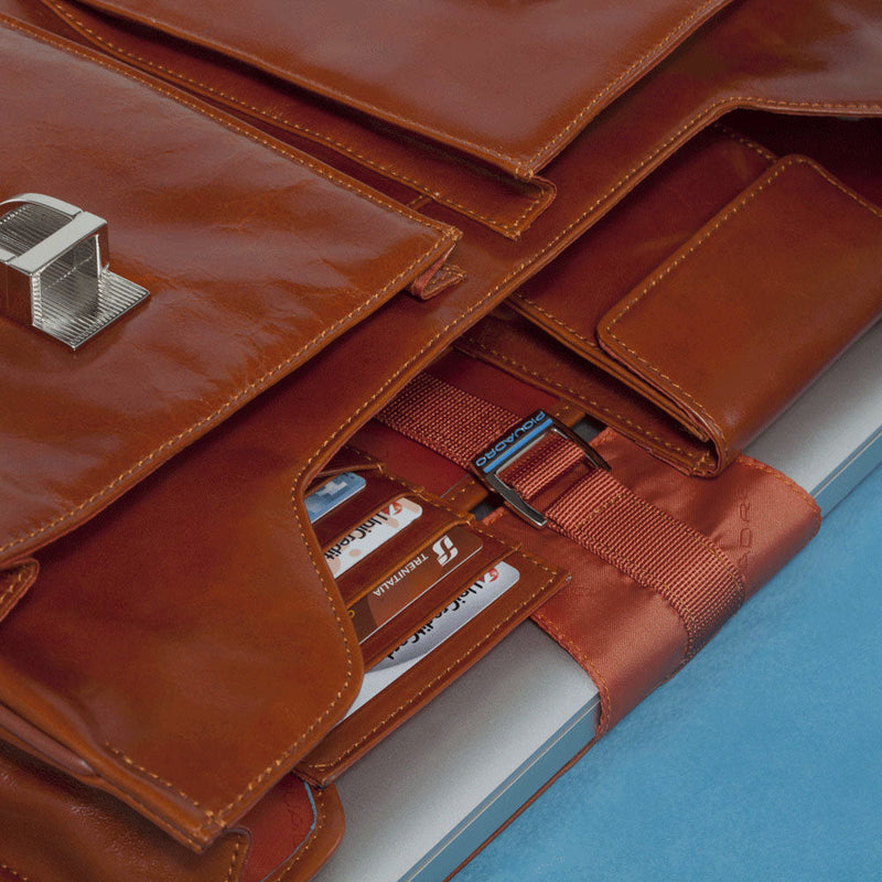 Computer 15,6" and iPad®Pro 12,9” and briefcase