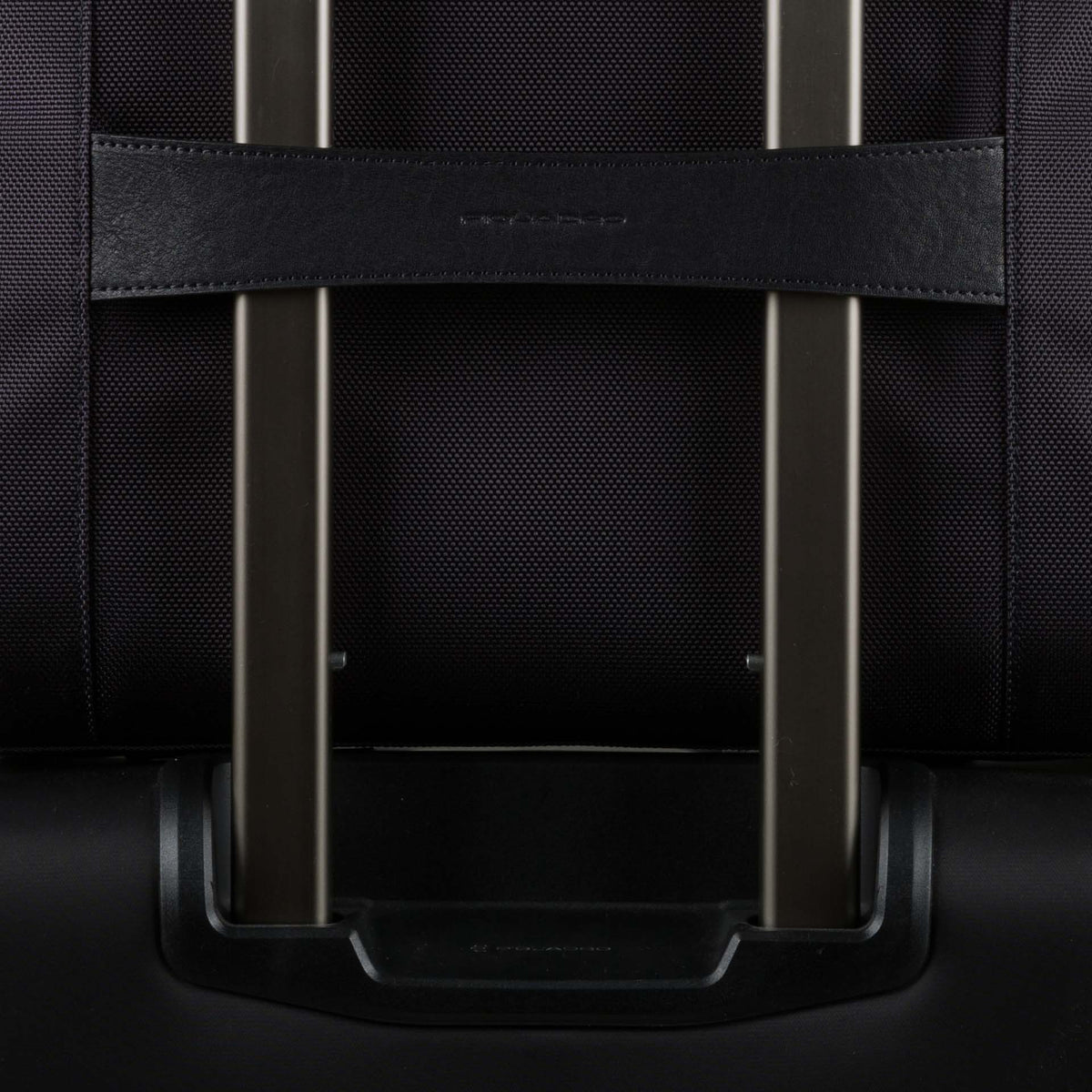 10.5"/9.7" laptop and iPad® messenger bag,