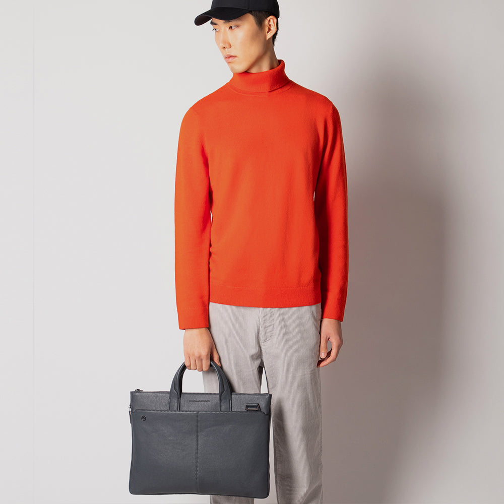 Expandable, slim computer bag 15"
