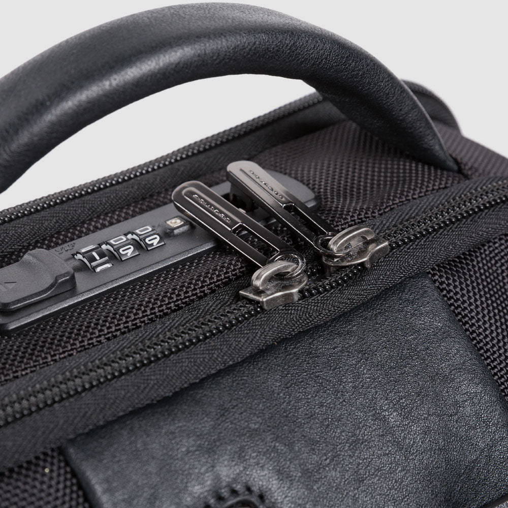 PC and iPad backpack in recycled fabric with CONNE