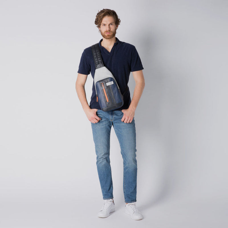 Mono sling bag