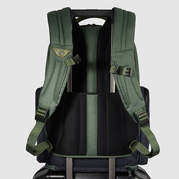 Travel laptop backpack 15,6"