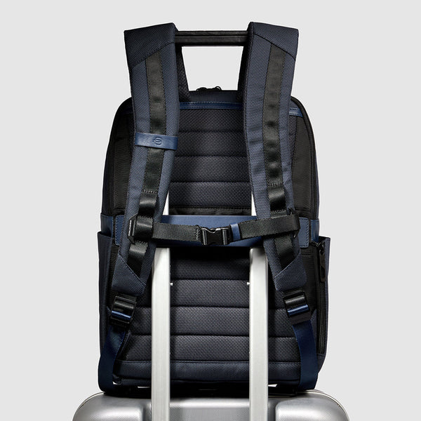Personalizable, modular laptop backpack 14"