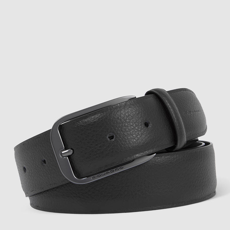 Men’s leather belt with prong buckle