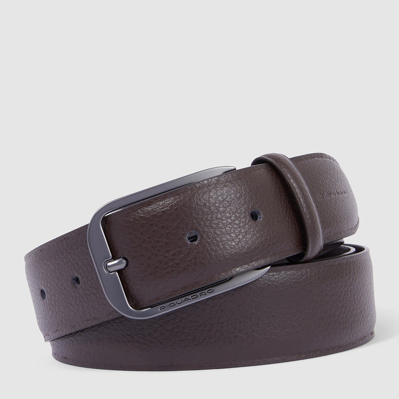 Men’s leather belt with prong buckle