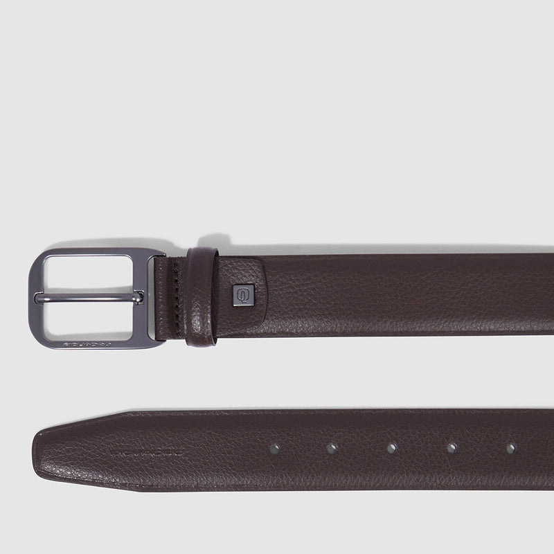 Men’s leather belt with prong buckle