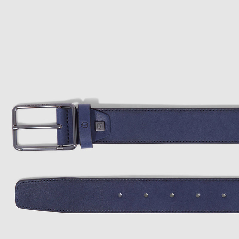 Men’s leather belt with prong buckle