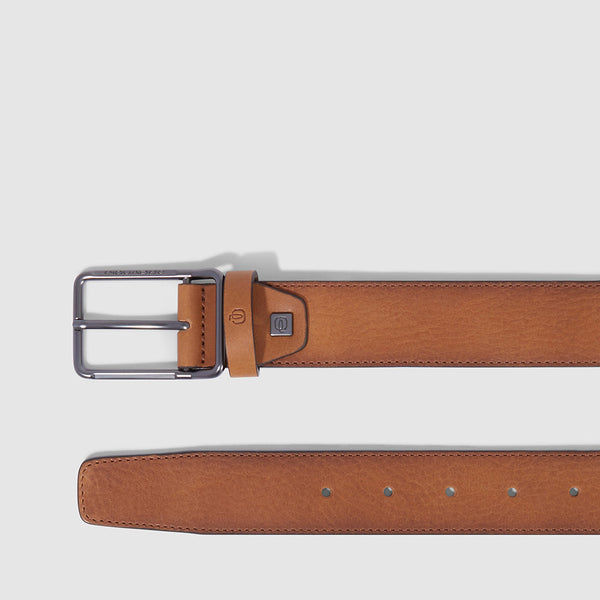 Men’s leather belt with prong buckle