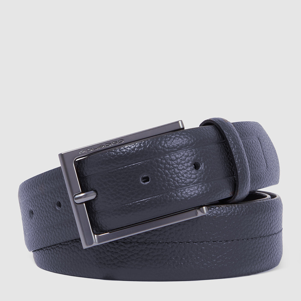Men’s leather belt with prong buckle