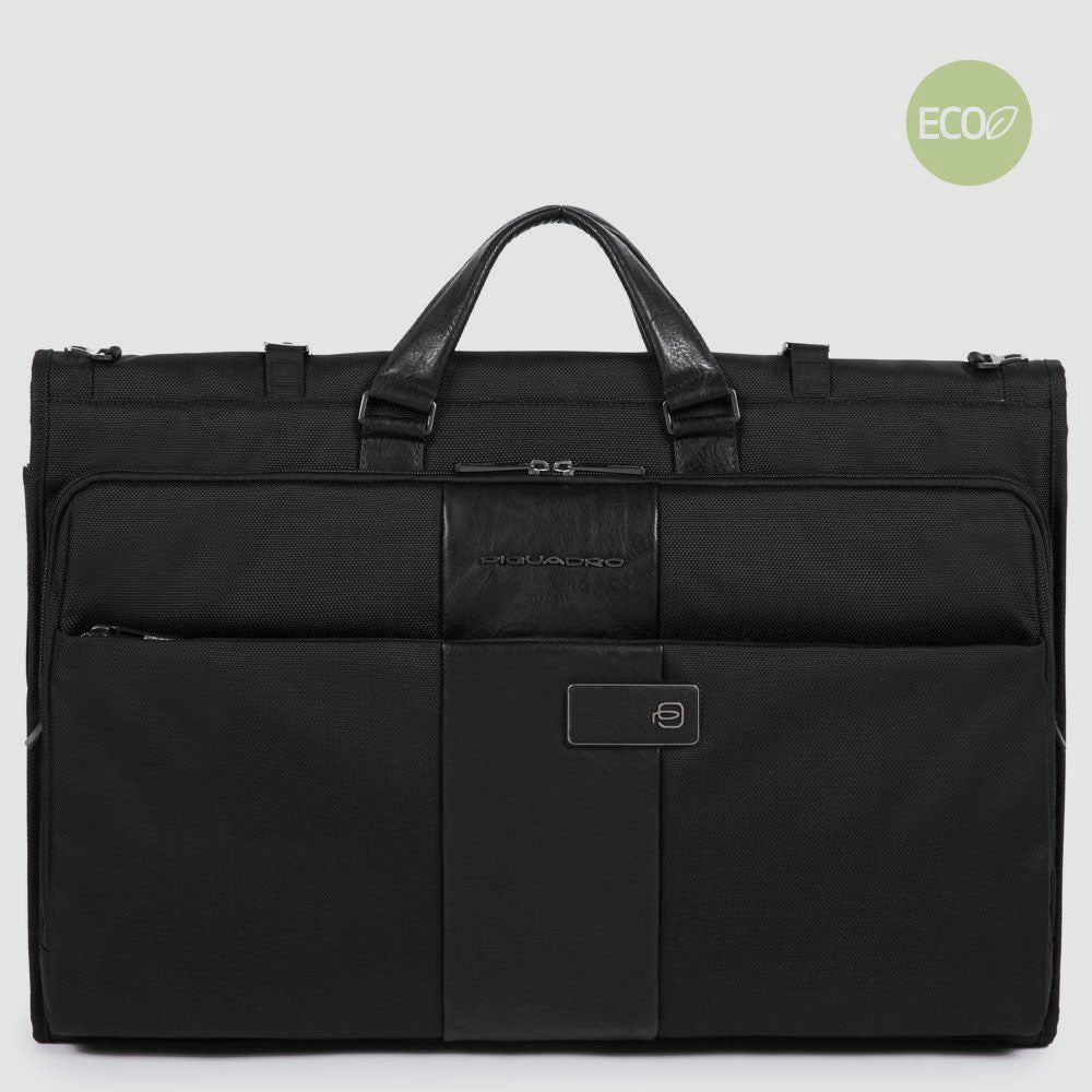 Folding garment bag in recycled fabric