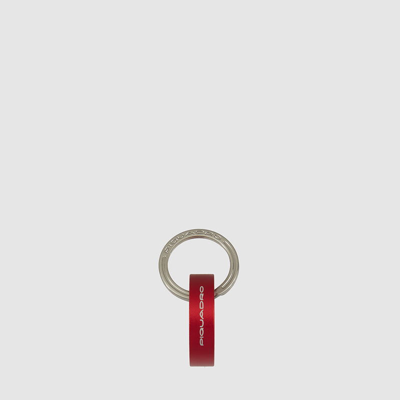 Keychain with round carabiner hook
