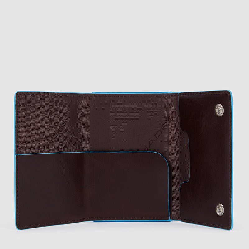 Compact wallet for banknotes and credi cards