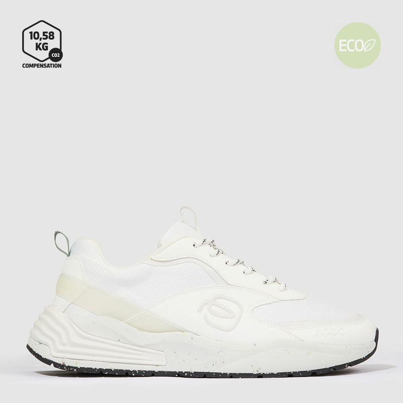 Sneakers in recycled materials