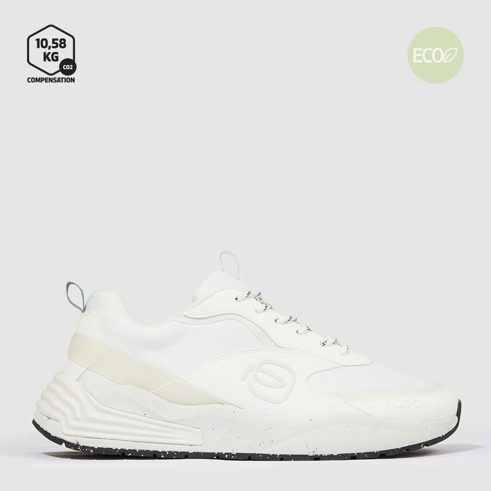 Sneakers in recycled materials