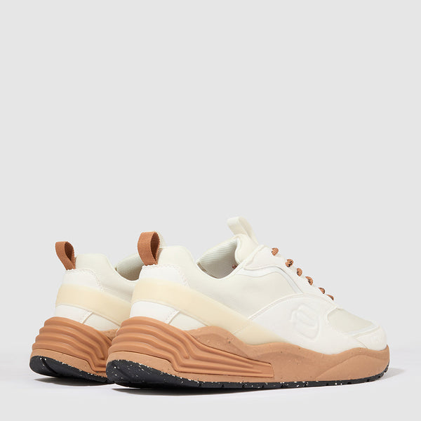 Sneakers in recycled materials