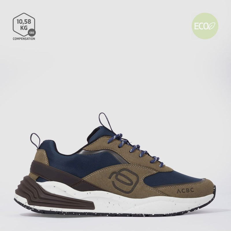Sneakers in recycled materials