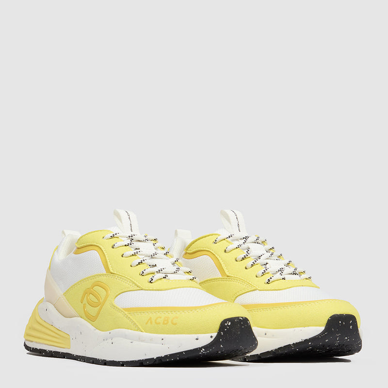 Sneakers in recycled materials