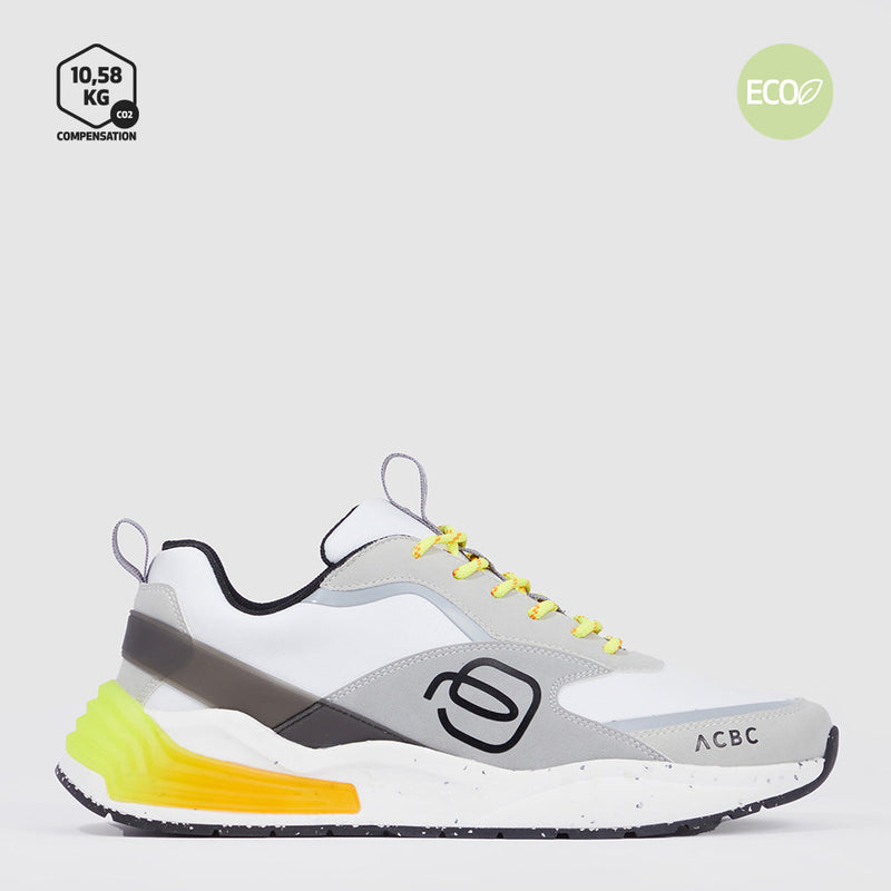Sneakers in recycled materials