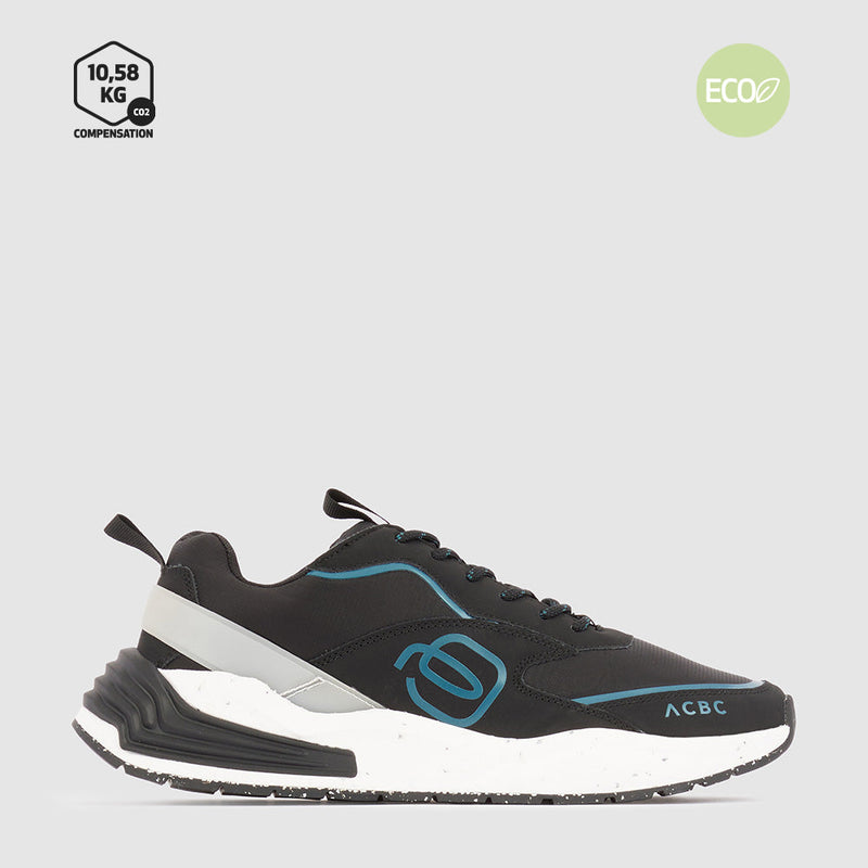 Sneakers in recycled materials