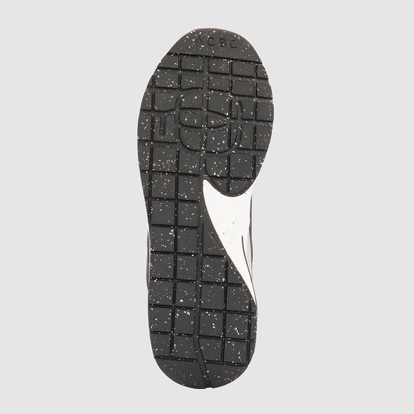 Sneakers in recycled materials