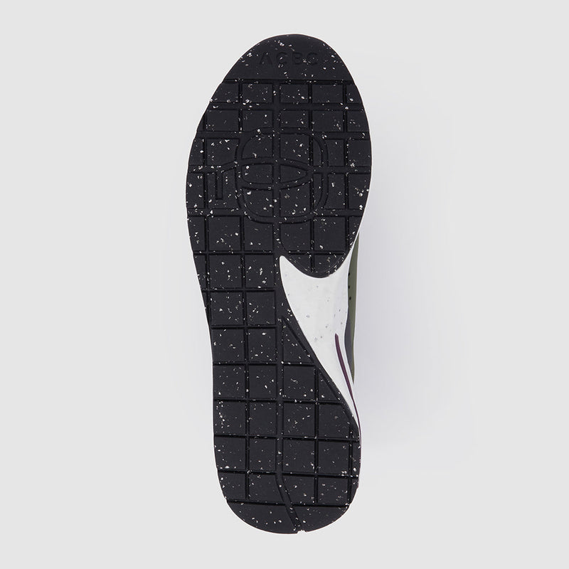 Sneakers in recycled materials