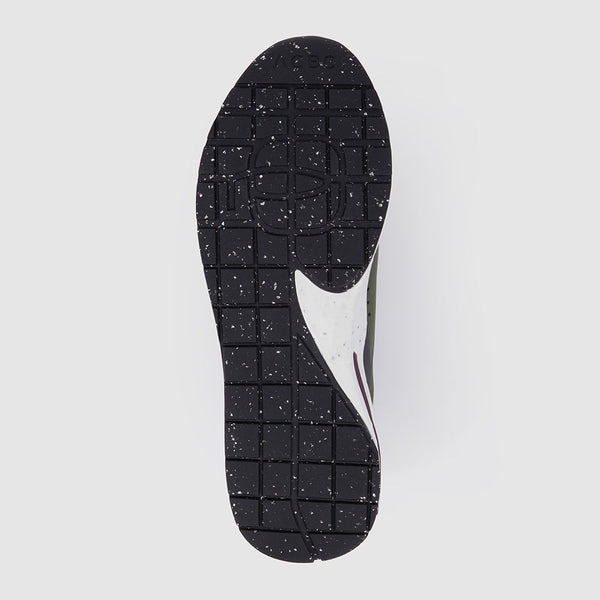 Sneakers in recycled materials