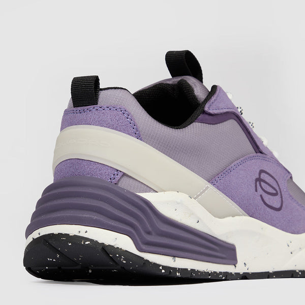 Sneakers in recycled materials